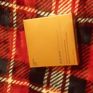 NWT IT cosmetics bye bye pores bronzer